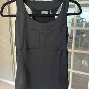 Athleta black workout tank w/pockets in back Med